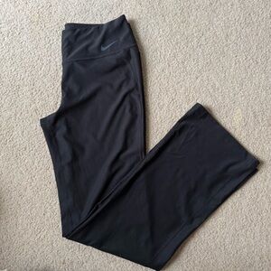 Nike Black Workout Pant 

Women’s Medium 

#nike